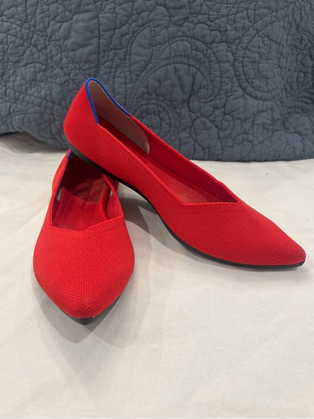 Rothy’s Red Pointed Toe Knit Ballet Flats Blue Trim Women’s Size 7.5